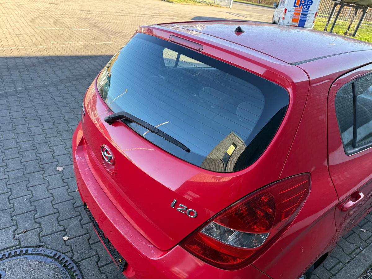 Hyundai I20 PB original Heckklappe mit Scheibe BH Electric Red Rohbau BJ09